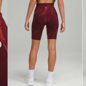 Lululemon Wunder Train High-Rise Short 8"
Sun Bleached Wash Red Merlot